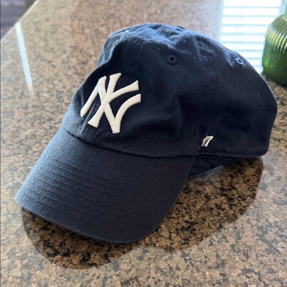 Women’s Navy Baseball Cap with White NY Logo